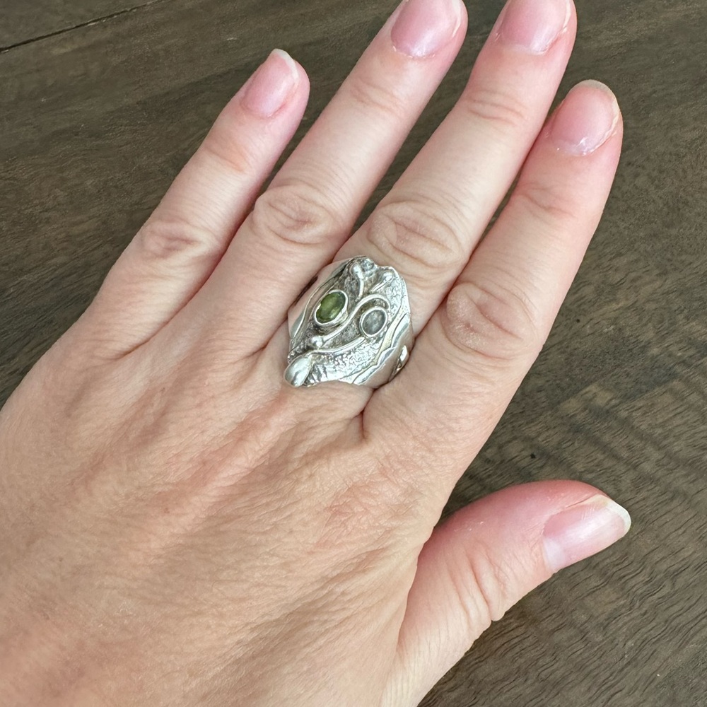 Vintage silver ring (marked 925 inside)